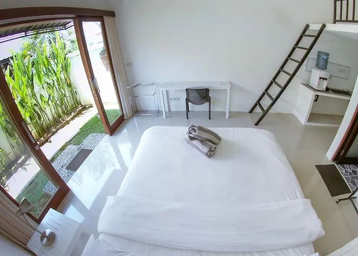 Pensión Canggu Beach Inn